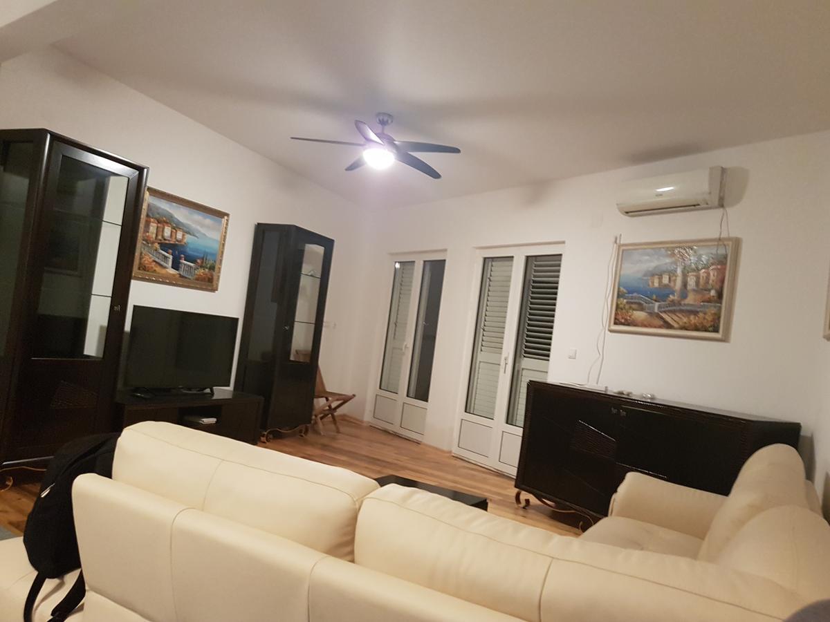 Vila Dijana Villa *